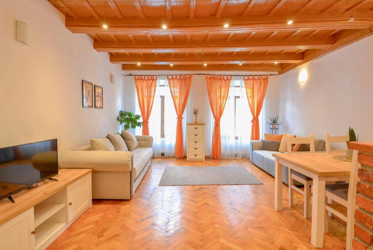 Charming Apartment - Heart Of Brasov Poarta Schei ภายนอก รูปภาพ