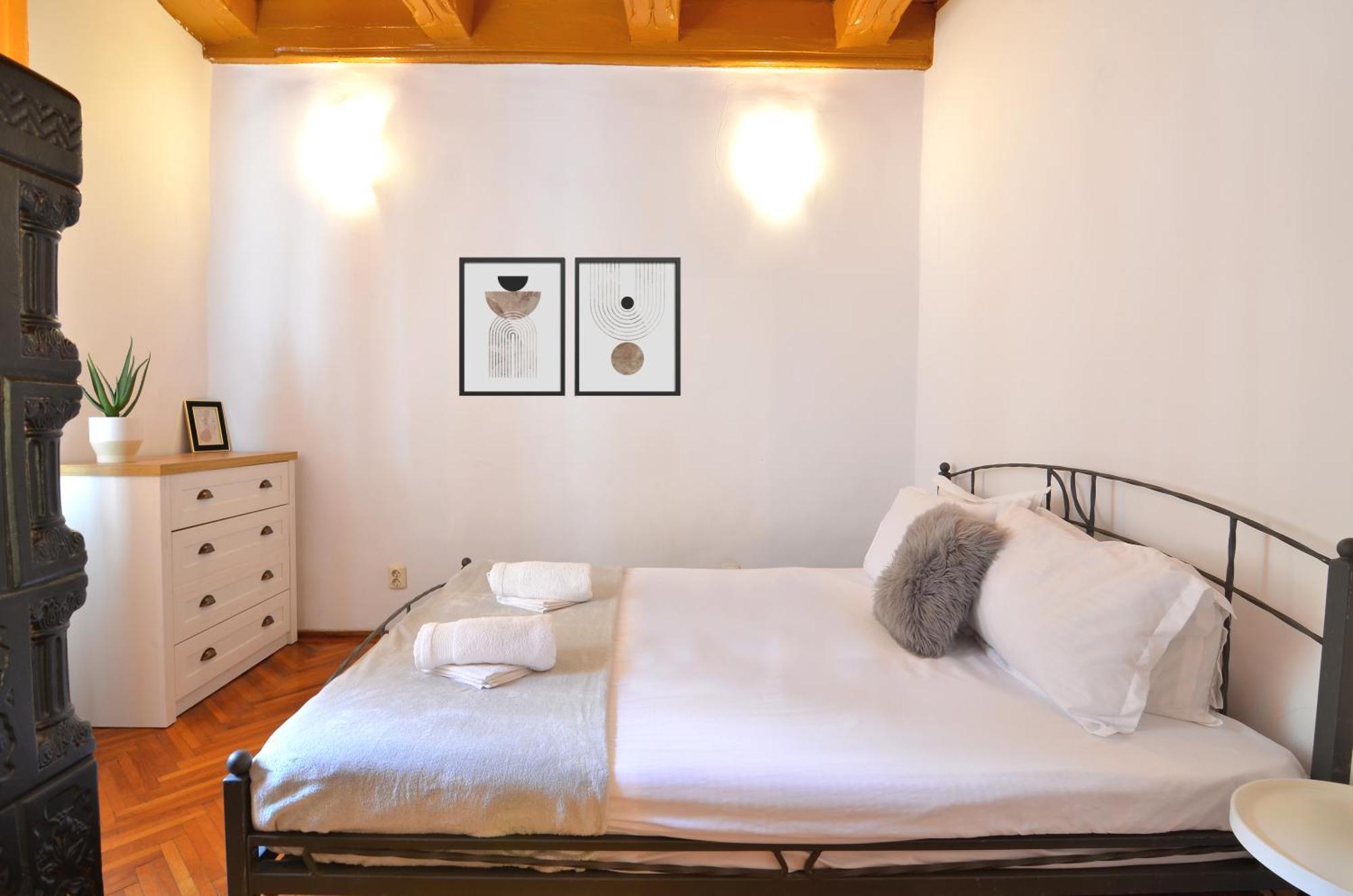 Charming Apartment - Heart Of Brasov Poarta Schei ภายนอก รูปภาพ