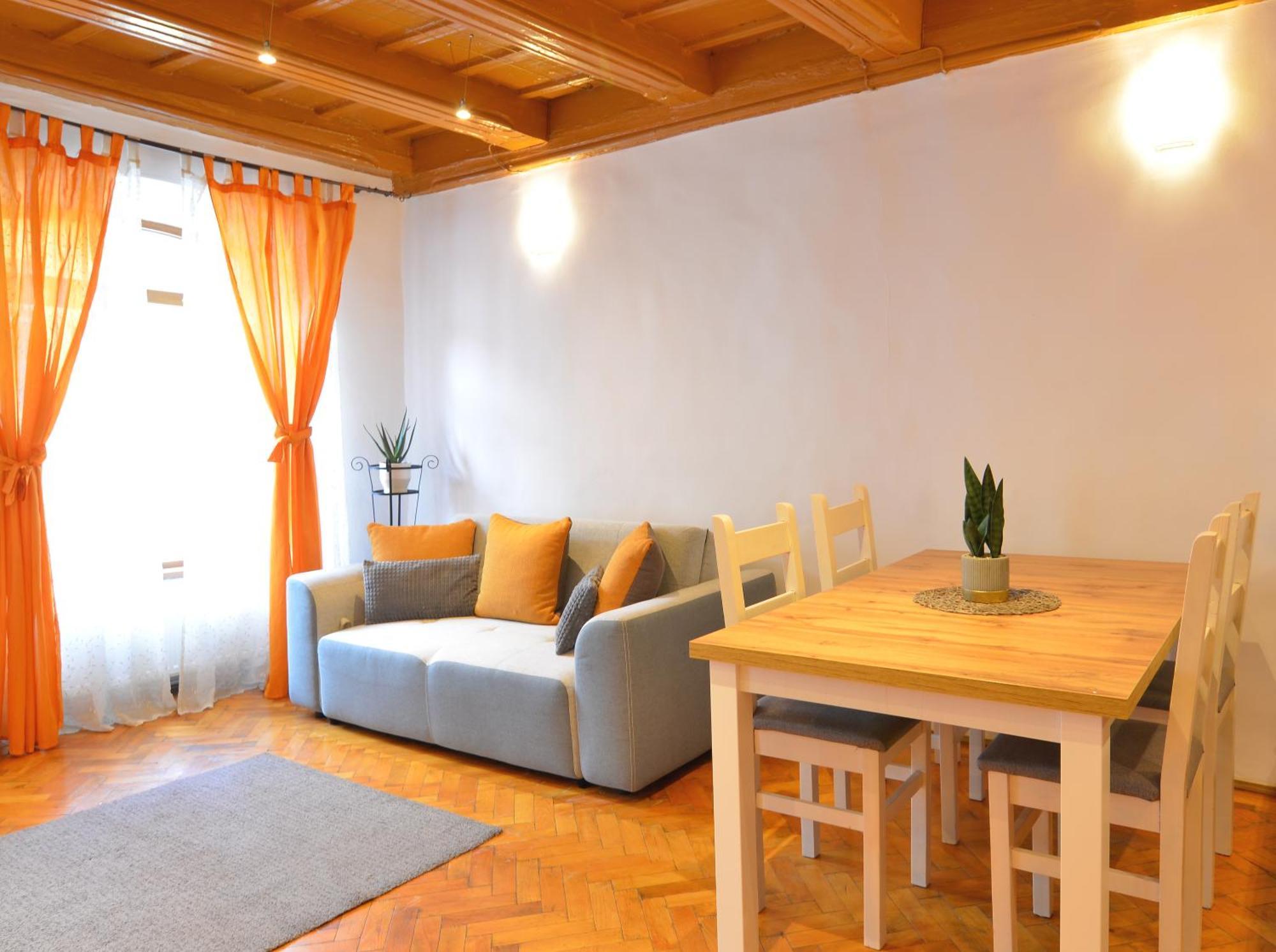 Charming Apartment - Heart Of Brasov Poarta Schei ภายนอก รูปภาพ